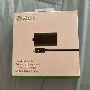 Xbox charge and play kit